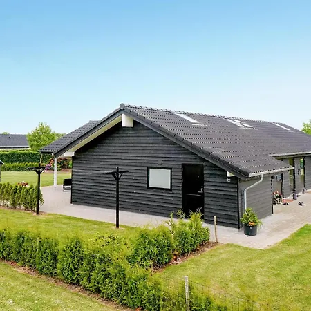 Beautiful Home In Haderslev With Sauna 度假居 *